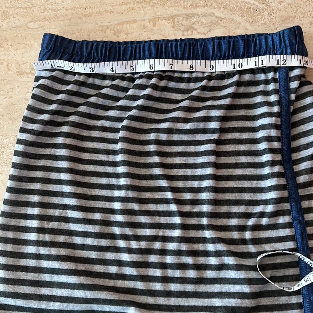 Le Miniatura Dark gray/light gray striped licorice skirt (girl’s size 12)